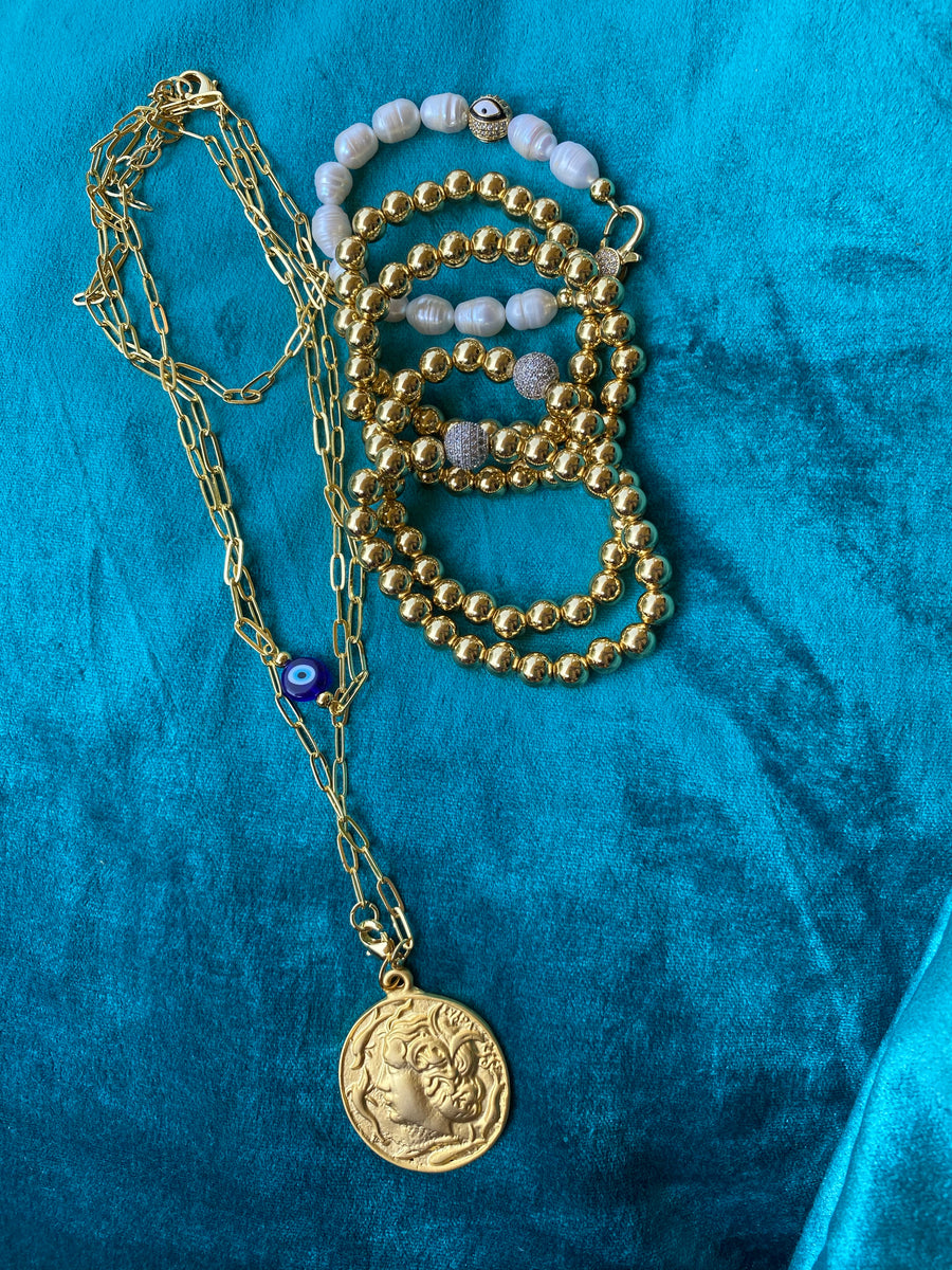 The Artemis Pendant Necklace